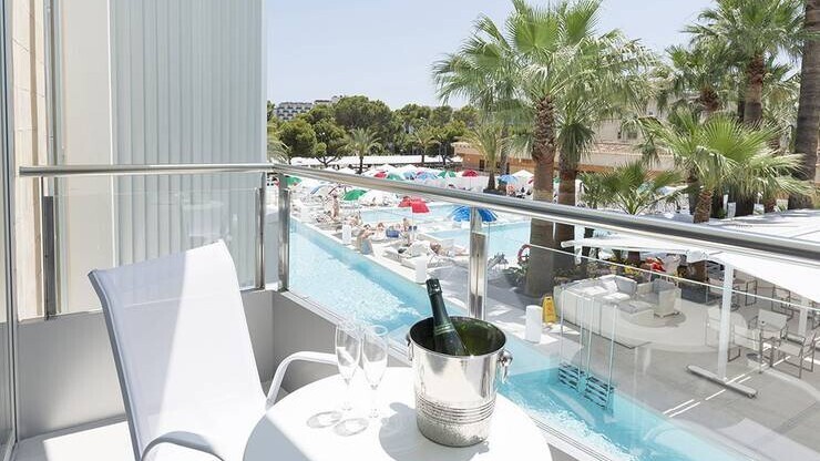 Reverence Mare Hotel